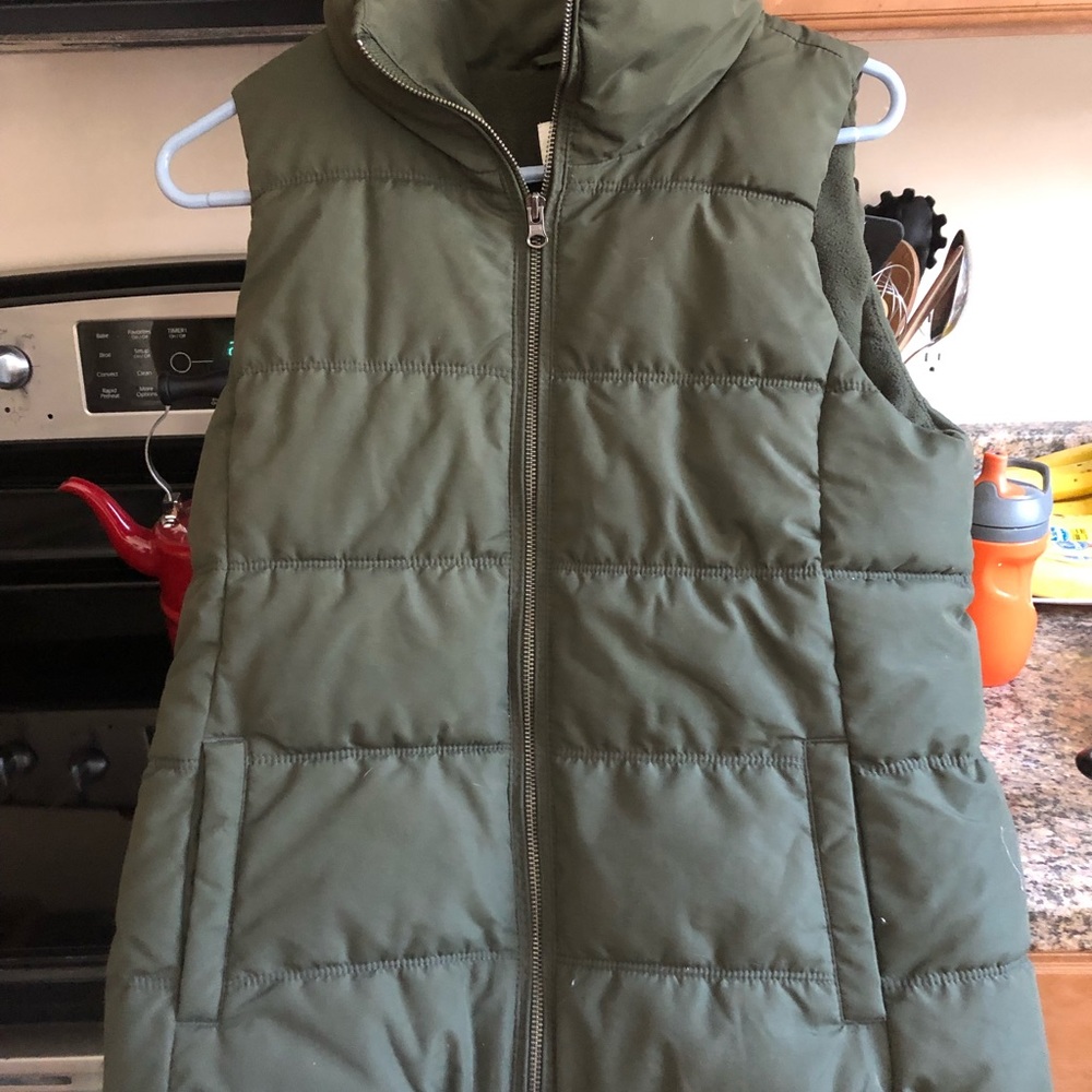 Army green winter vest - Old navy